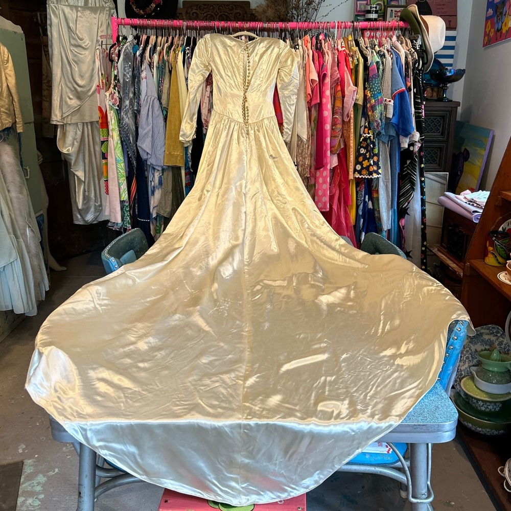 Antique 1930s Wedding Gown - image 1